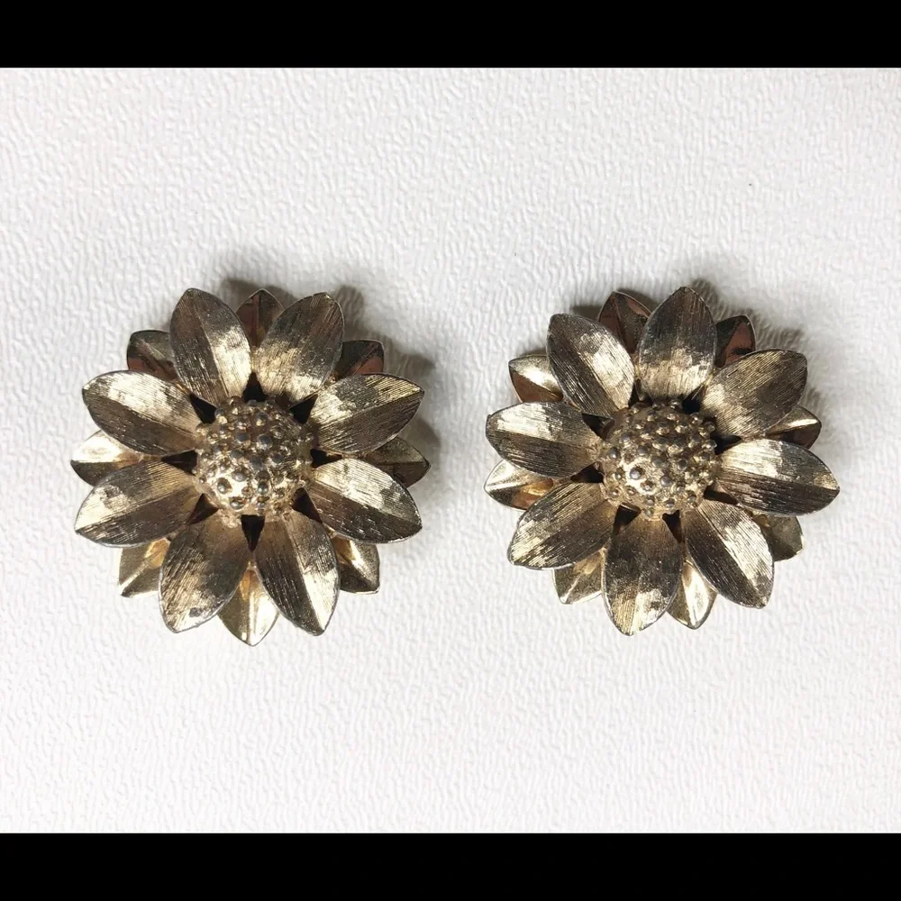 Vintage Sarah Coventry Brooch And Clip On Earring